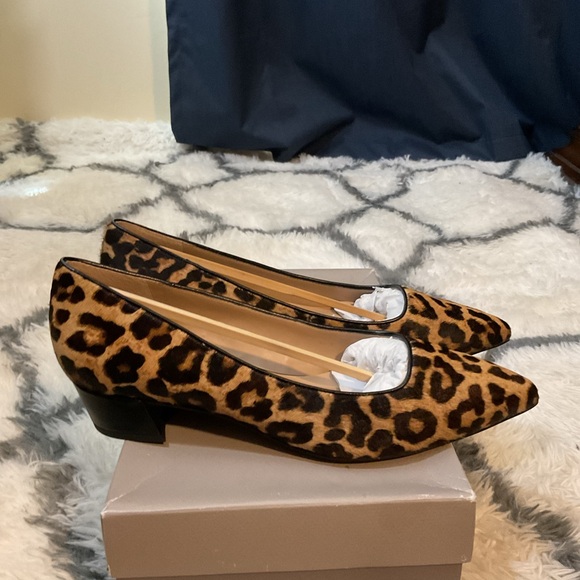 Leopard Print Women's Shoes - Picture 3 of 7